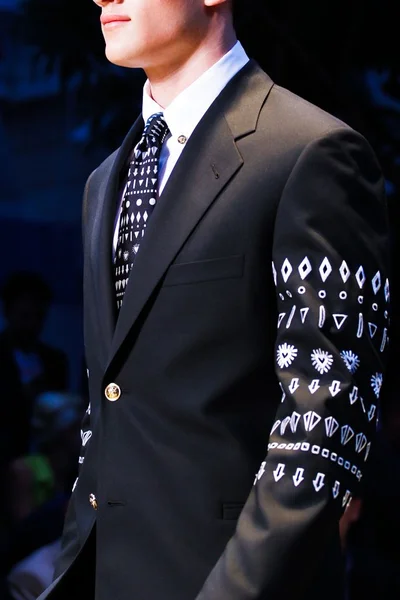 Look 70